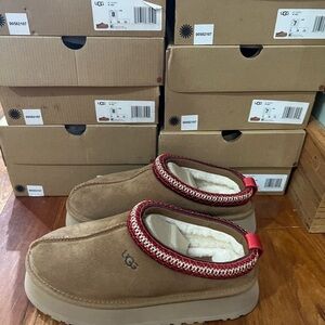 Ugg Womens Brand Platform Tazz Slipper Sandals Shoes slides new in box tan suede